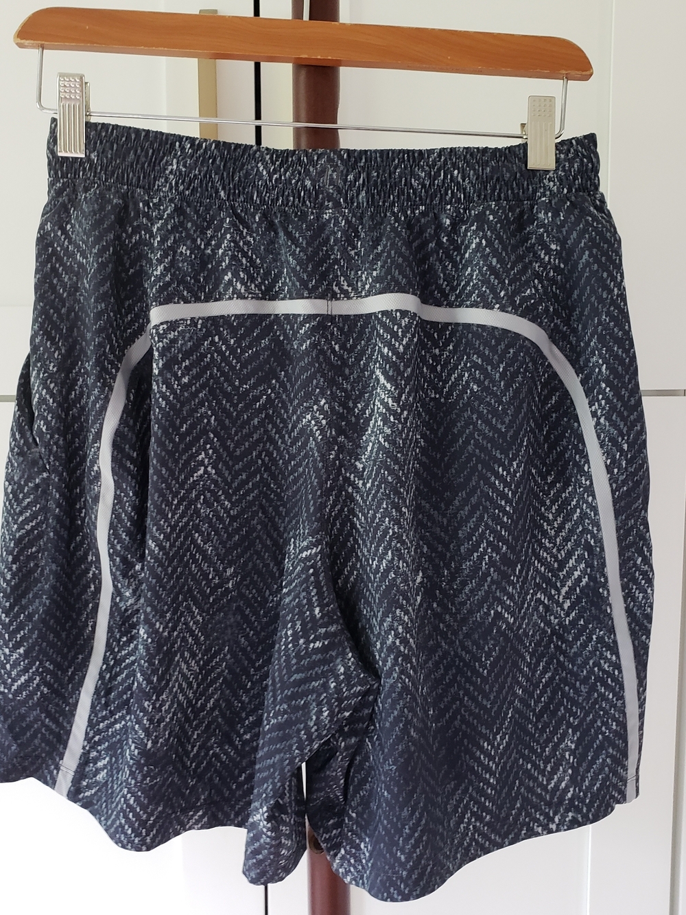 Lululemon Pace Breaker Shorts Men's Medium Navy Chevron-Pattern Athletic Shorts